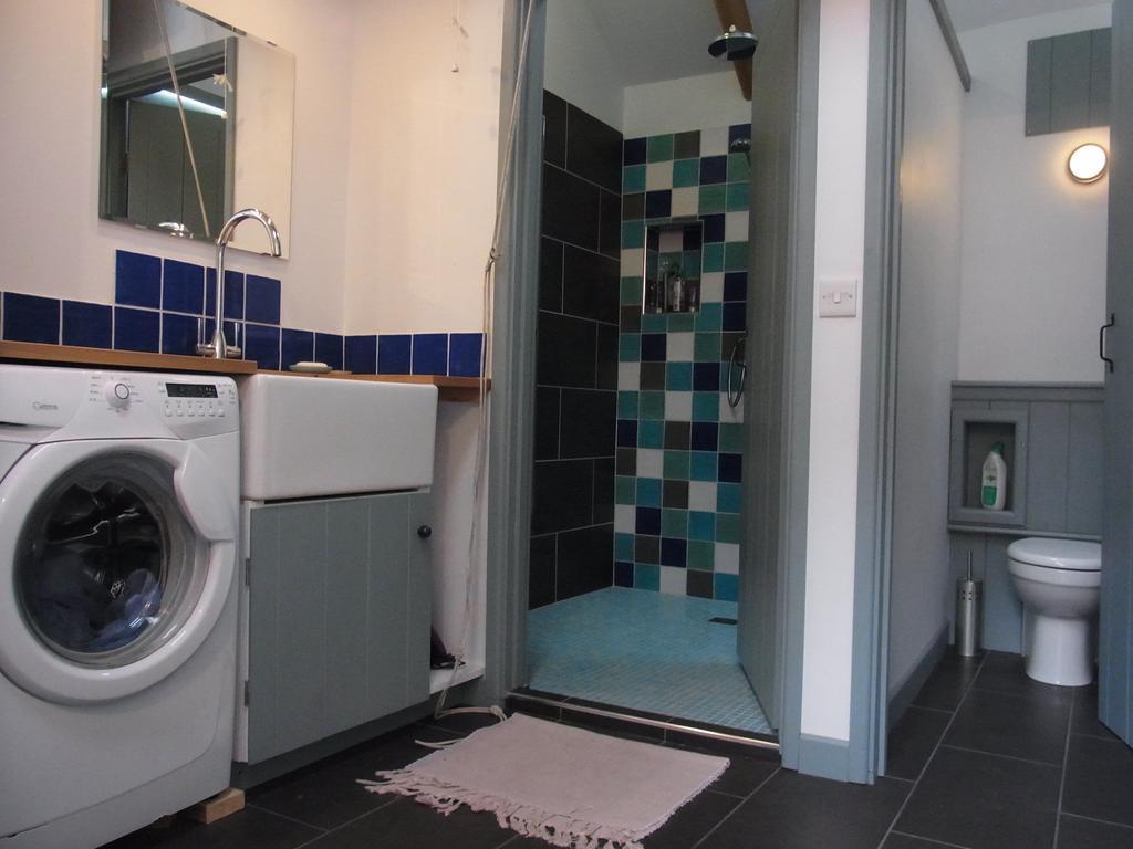 Rhiwiau Self Catering Villa Carmarthen Eksteriør bilde